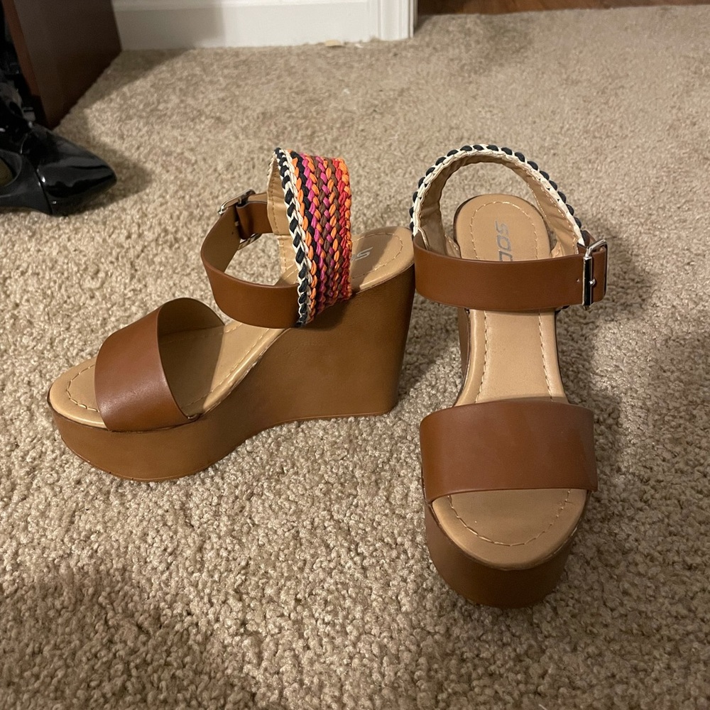brown wedges